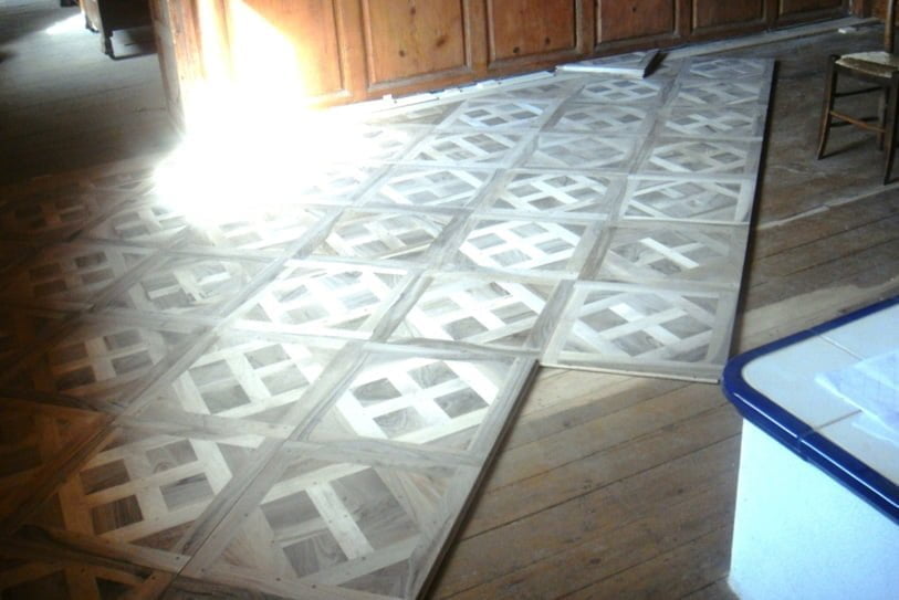 versailles-parquet-panels-walnut-france-1